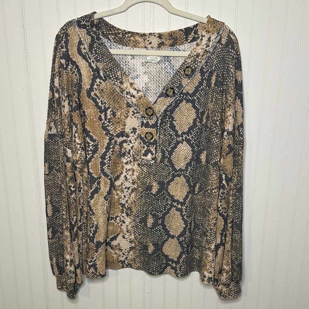 Chic Oversized Snakeskin Print Blouse